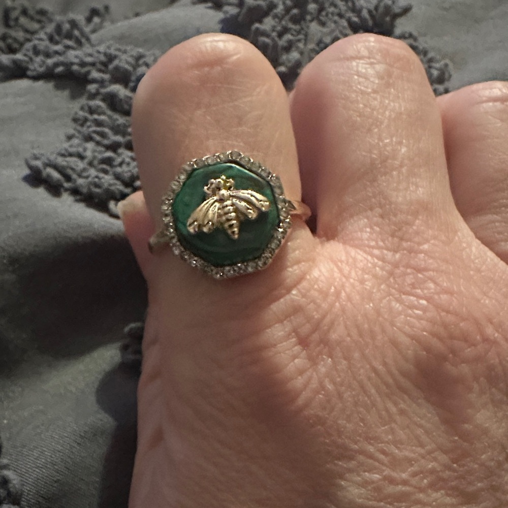 Elegant Green and Gold Bee Awaken Ring - Picture 2 of 4